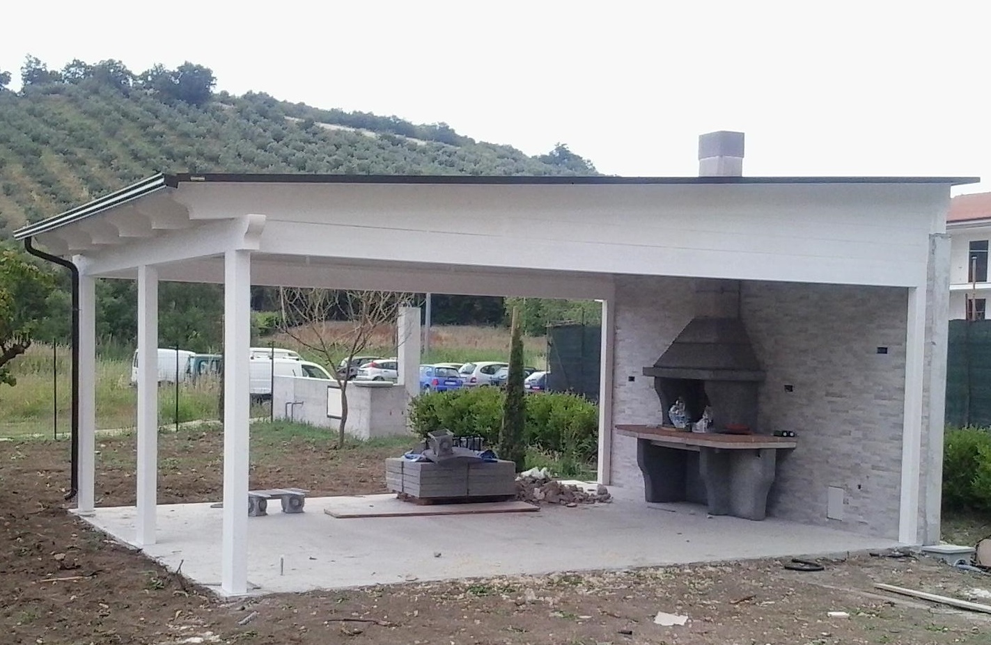 Gazebo in legno con barbecue