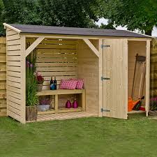 Casetta in legno naturale con zona relax